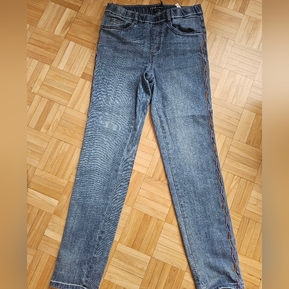 Stylish Blue Jeans with Side Detailing